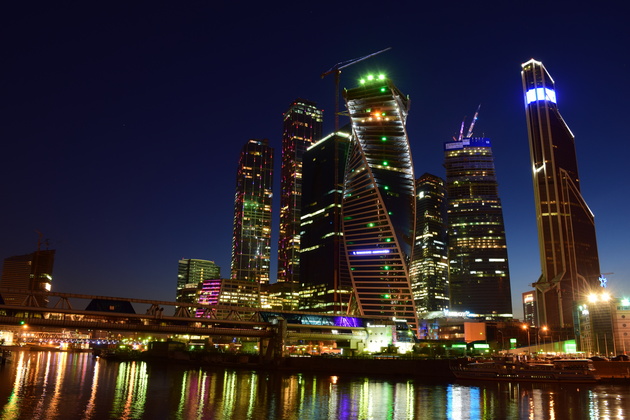 Зеркальная фотокамера для путешествий