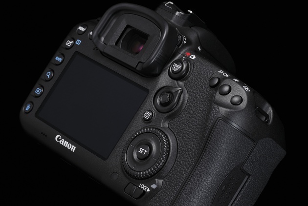 В Canon EOS 7D Mark II установлено два процессора Digic 6