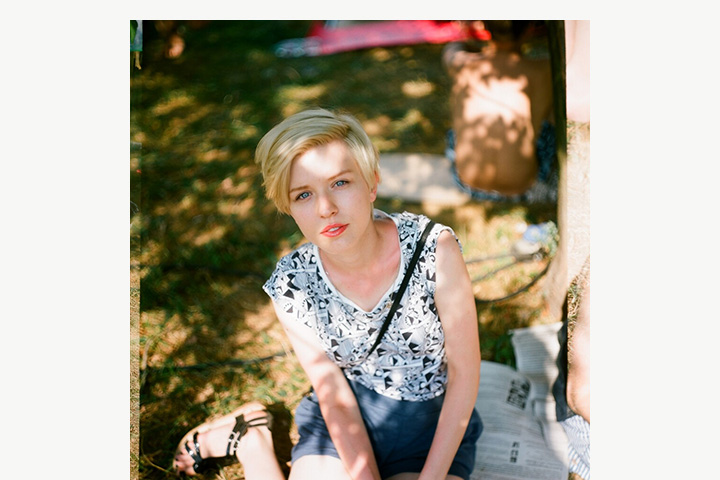 Kak pozirovat dlya foto 15