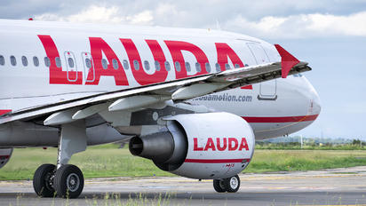 OE-LMC - LaudaMotion Airbus A320