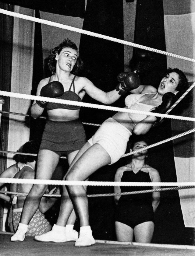 Подборка "ярких" черно-белых фото