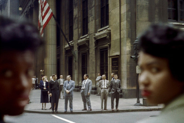 Vivian Maier / 1956 © Estate of Vivian Maier, Courtesy Maloof Collection and Howard Greenberg Gallery