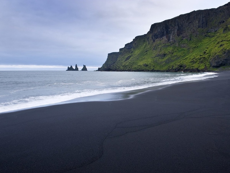 Топ 10 пляжей с черным песком