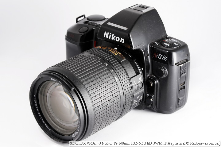Вид объектива Nikon 18-140mm VR на ЗК