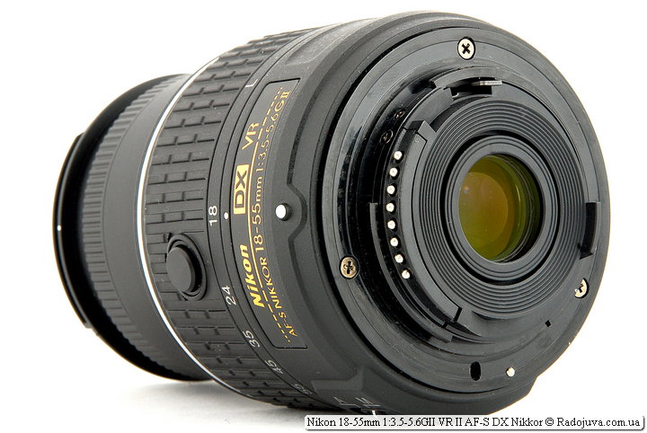 Вид задней линзы Nikon 18-55mm 1:3.5-5.6GII VR II AF-S DX Nikkor