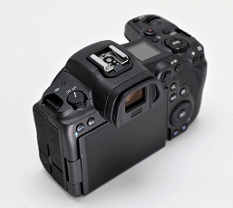 Фотогалерея дня: беззеркальная камера Canon EOS R5